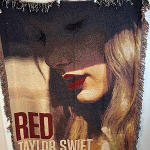 Taylor Swift Red Concert Tour Album Cover Tapestry Woven Throw Blanket 50x60 NWT